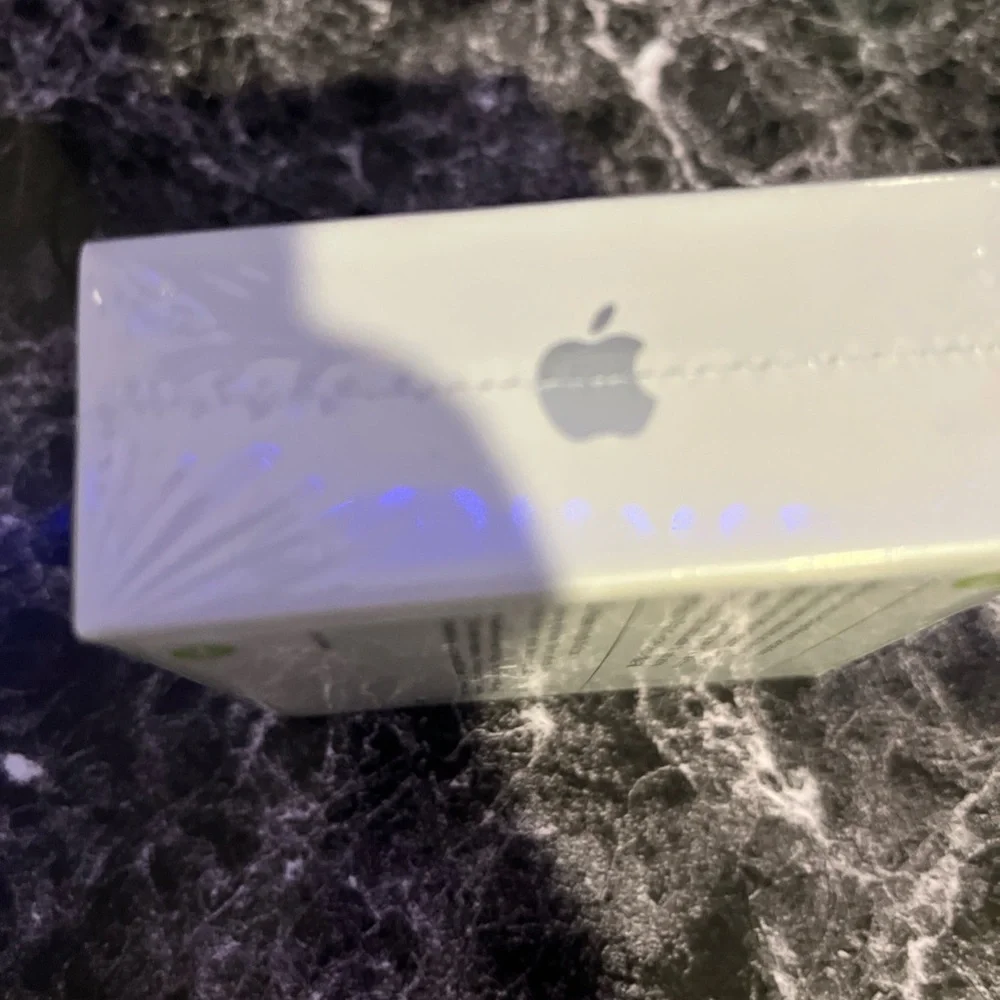 Apple Wireless Earbuds - White